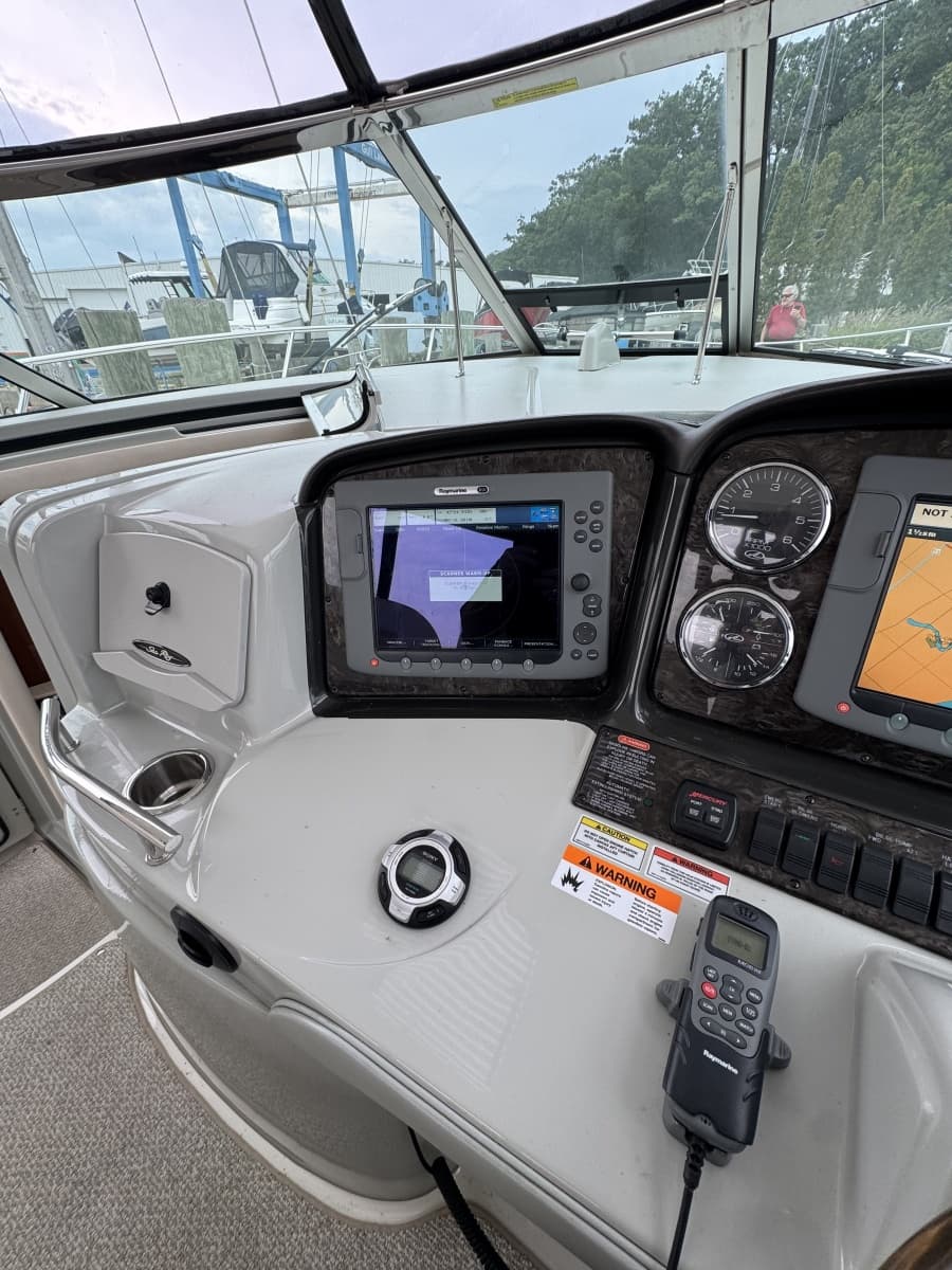 2010 Sea Ray 390 Sundancer - Photo 23