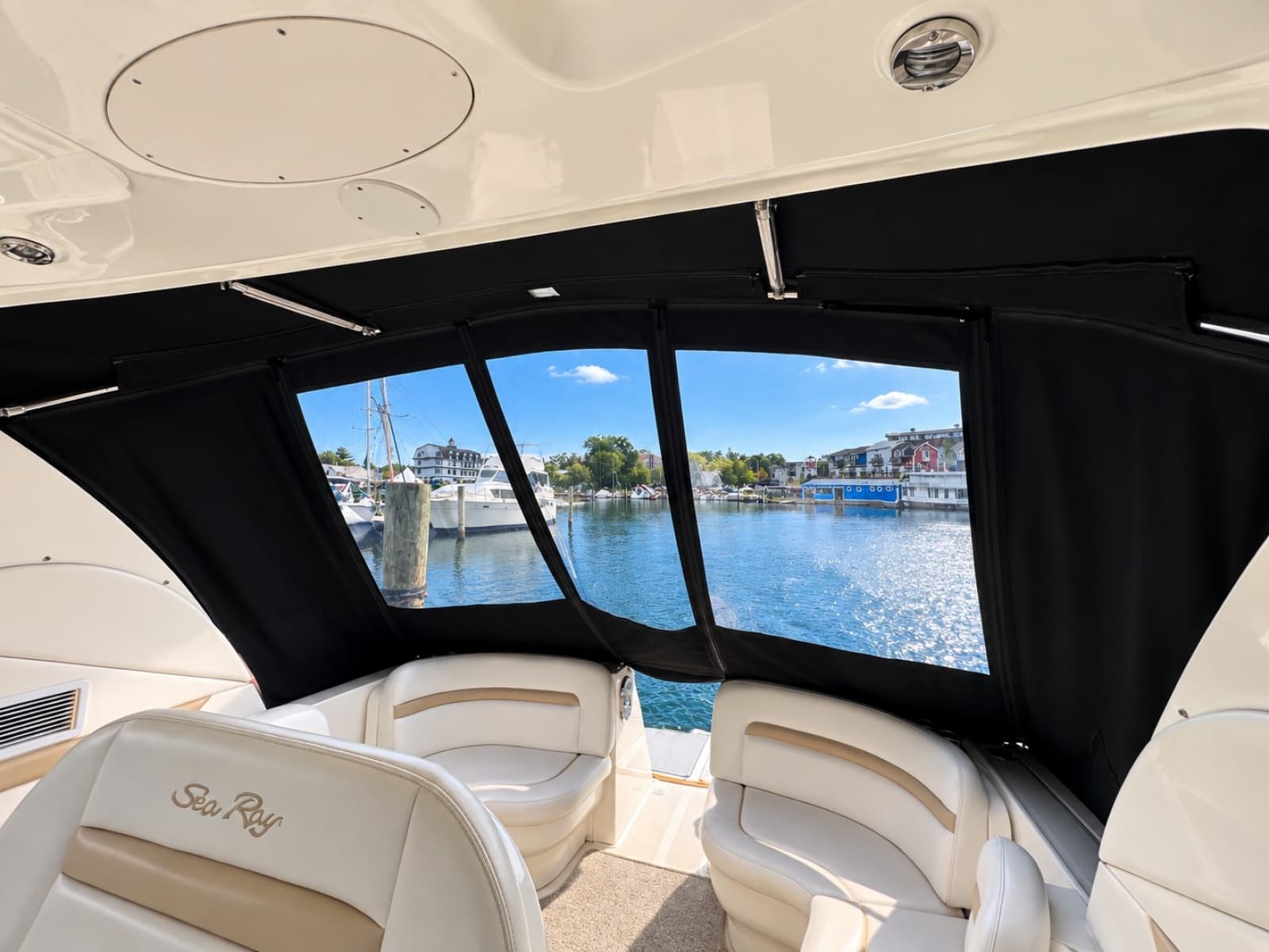 2010 Sea Ray 390 Sundancer - Photo 14