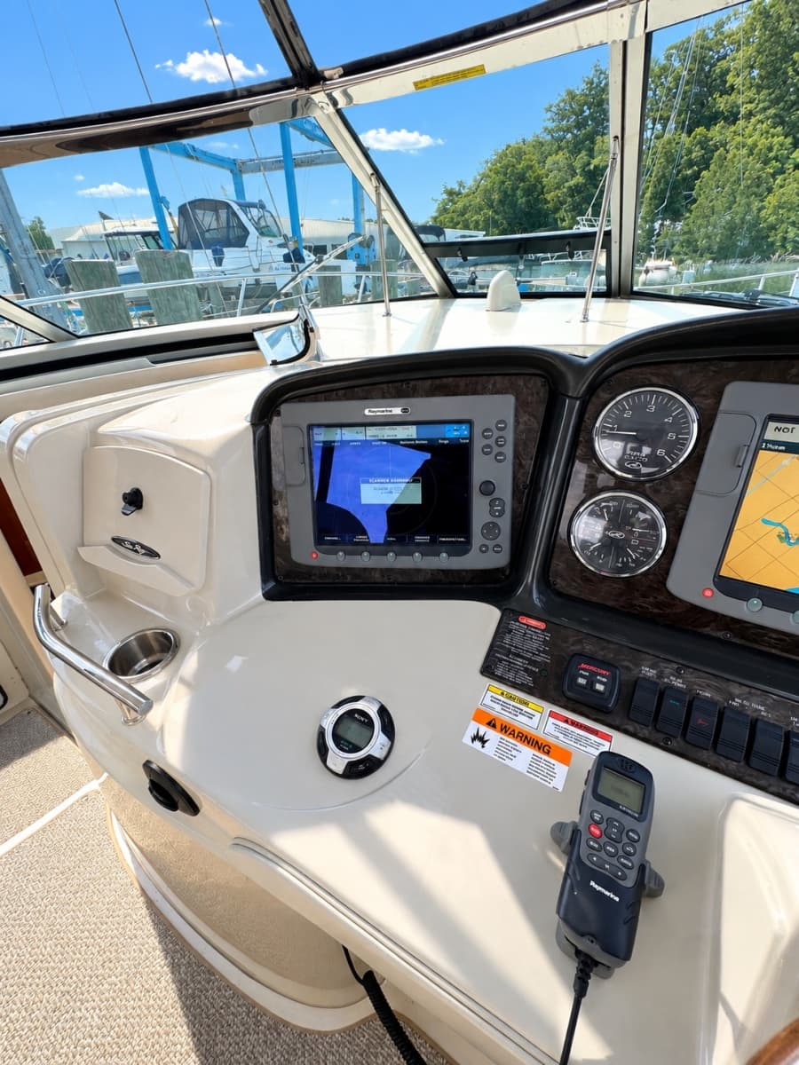 2010 Sea Ray 390 Sundancer - Photo 9