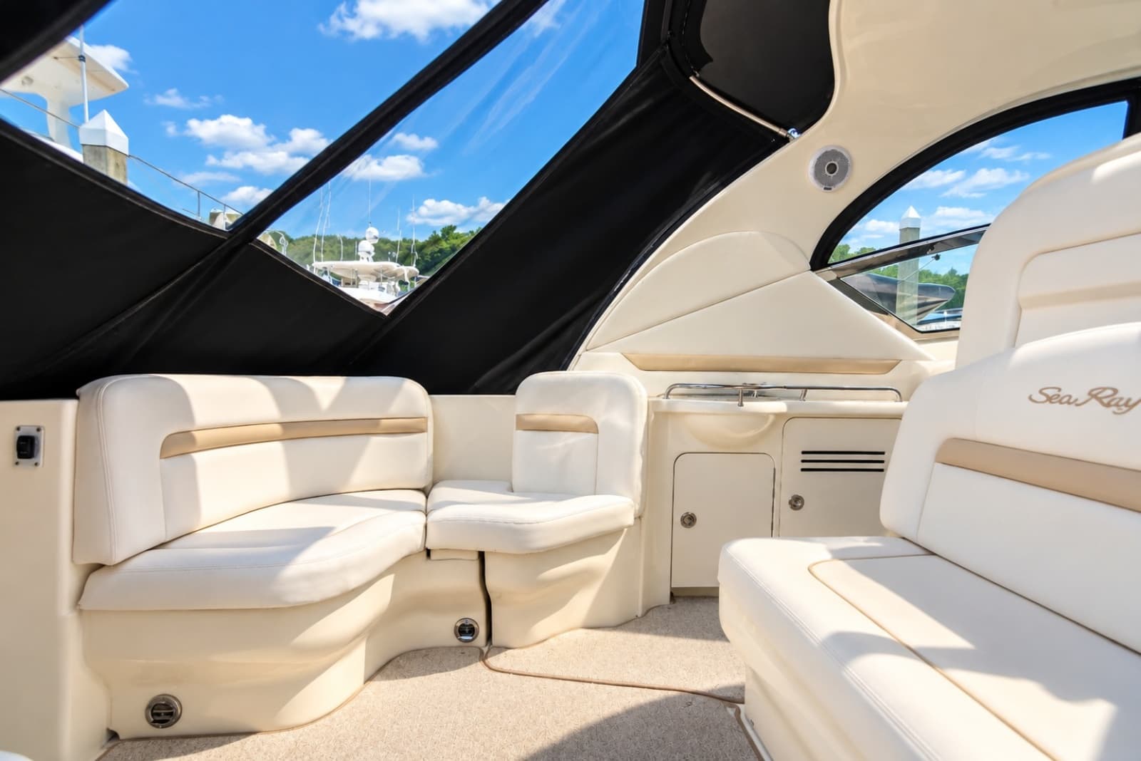 2010 Sea Ray 390 Sundancer - Photo 15