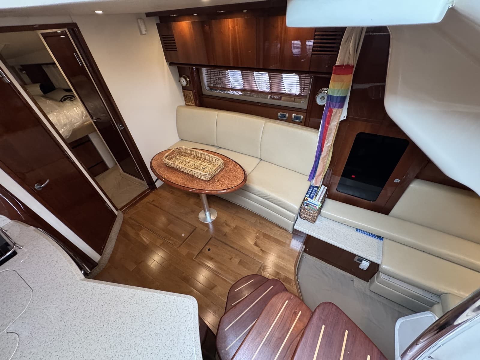 2010 Sea Ray 390 Sundancer - Photo 28