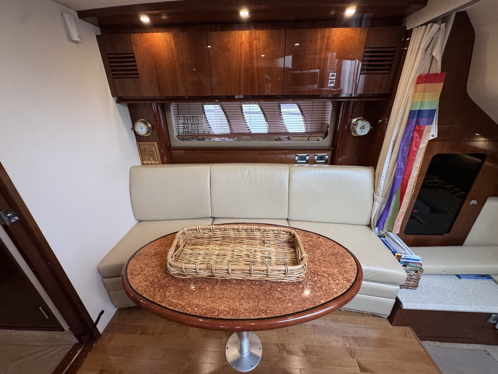 2010 Sea Ray 390 Sundancer - Photo 30