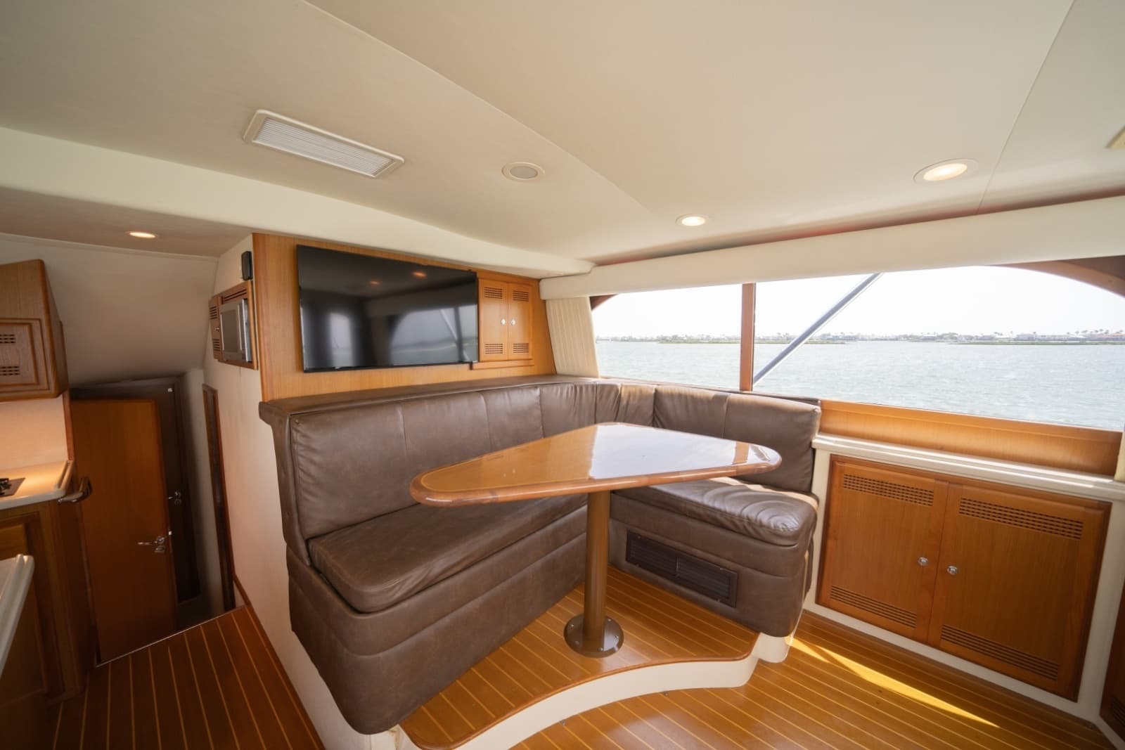 2002 Cabo 43 Convertible - Photo 5
