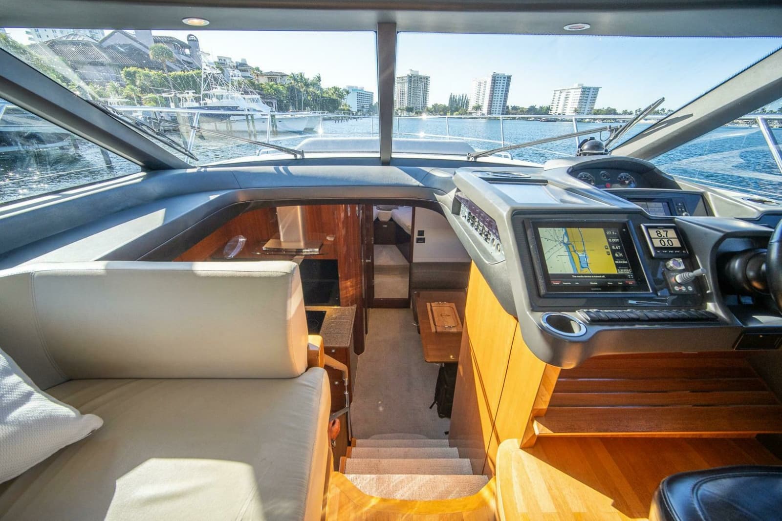 2016 Princess V48 - Photo 18