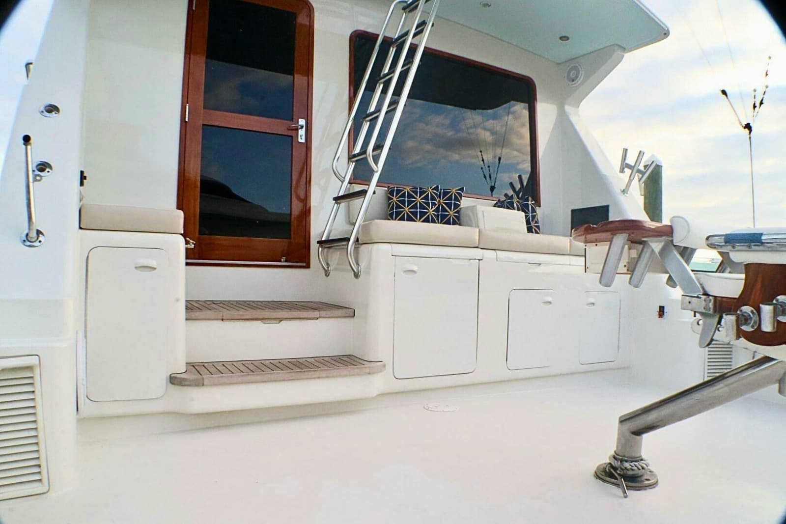 2001 Donzi 73 Sport Yacht - Photo 4