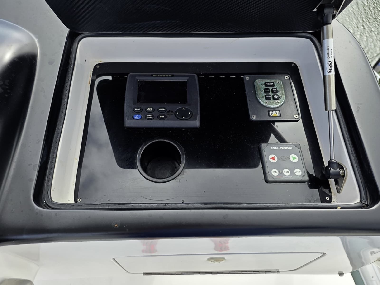 2007 Viking 64 Convertible - Photo 27