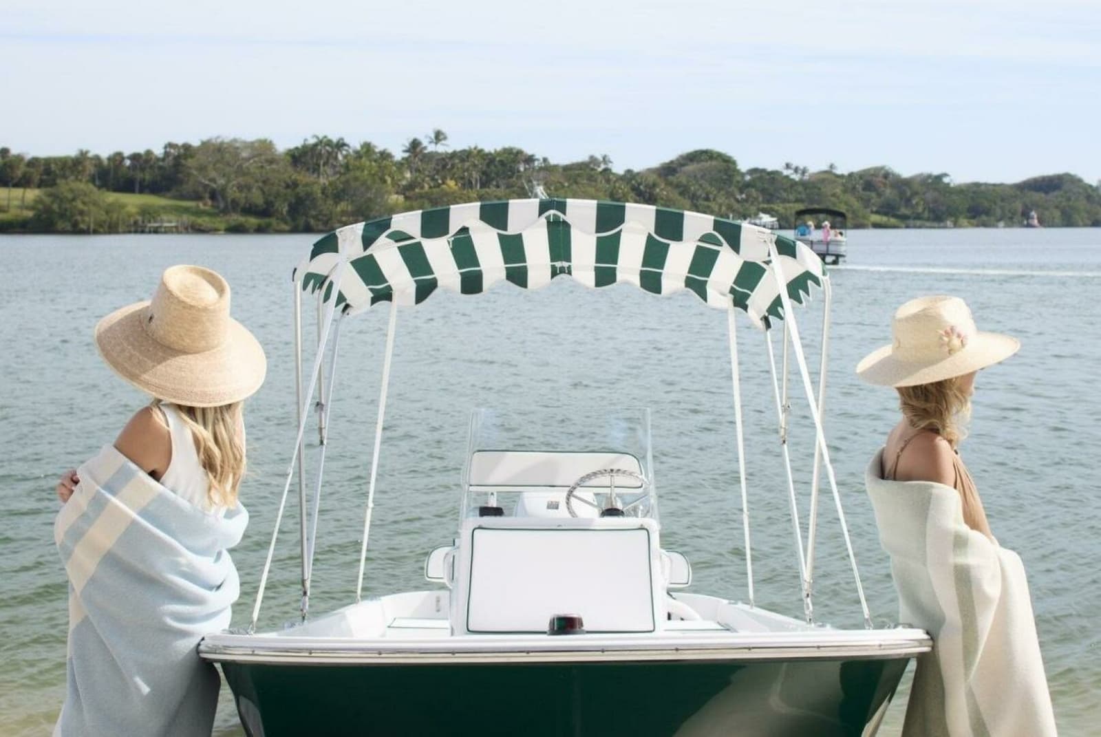 2026 Custom Palm Yachts 17 - Photo 4
