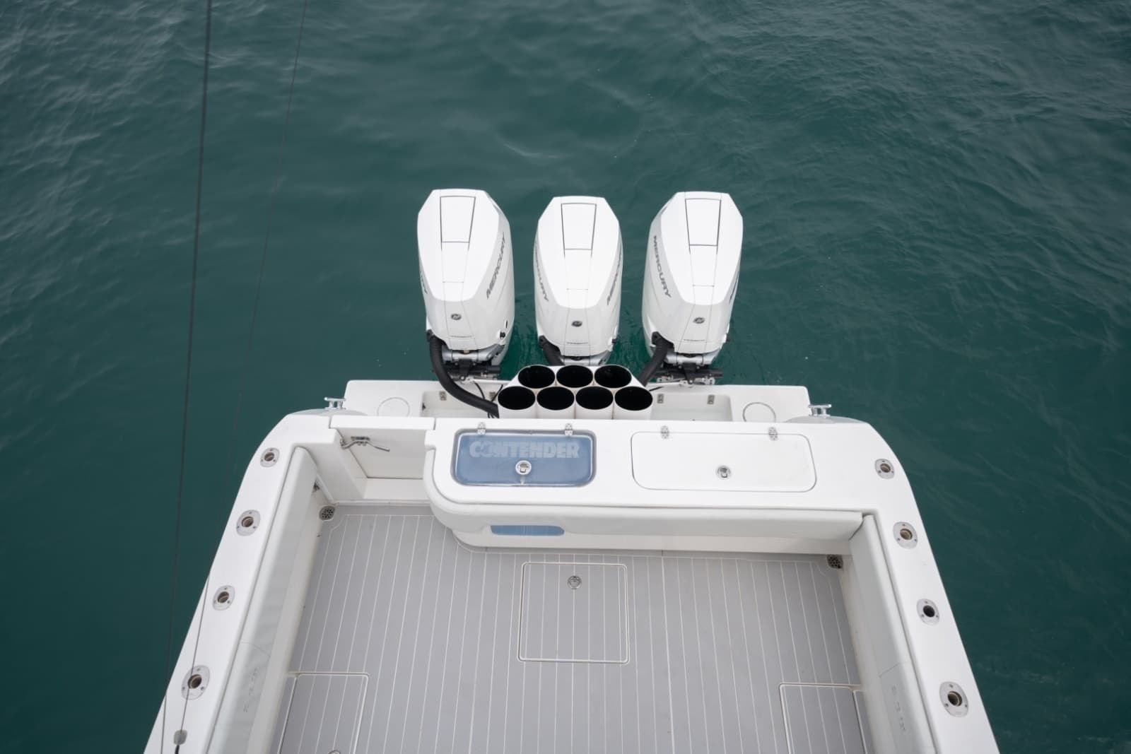 2011 Contender 40 Express - Photo 26