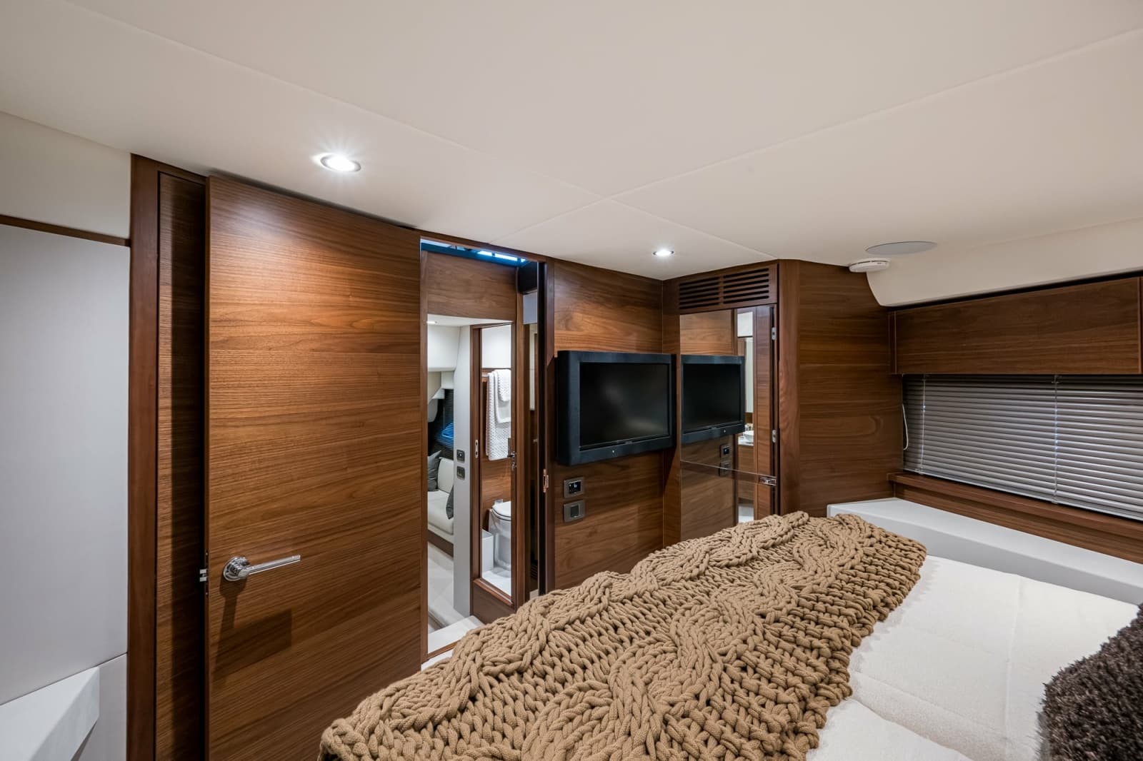 2025 Princess F45 - Photo 42