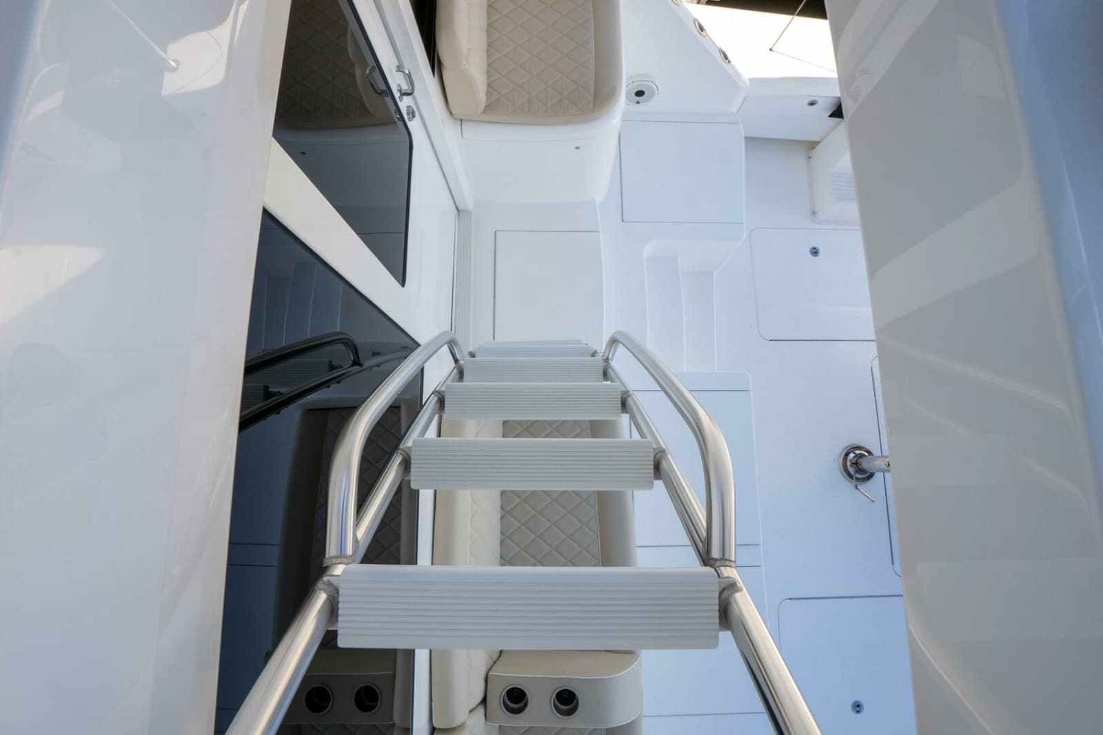 2021 Viking 72 Enclosed Bridge - Photo 37