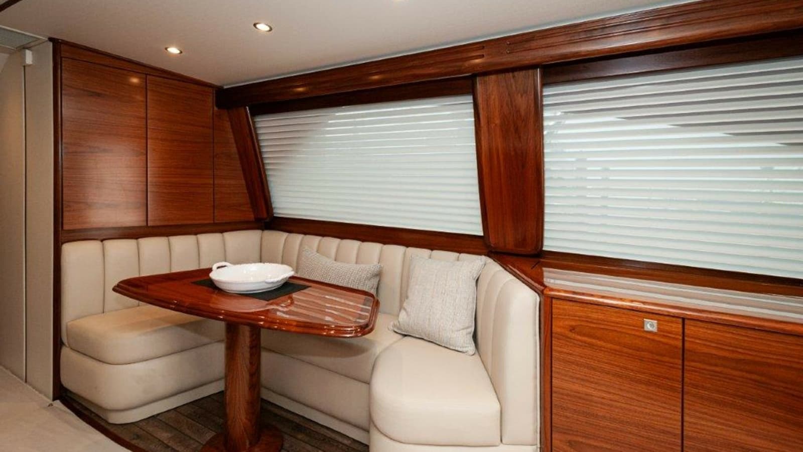 2025 Viking 58 Convertible - Photo 16