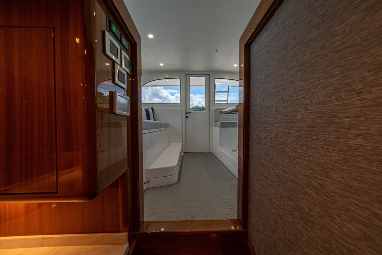 2023 Viking 46 Billfish - Photo 10