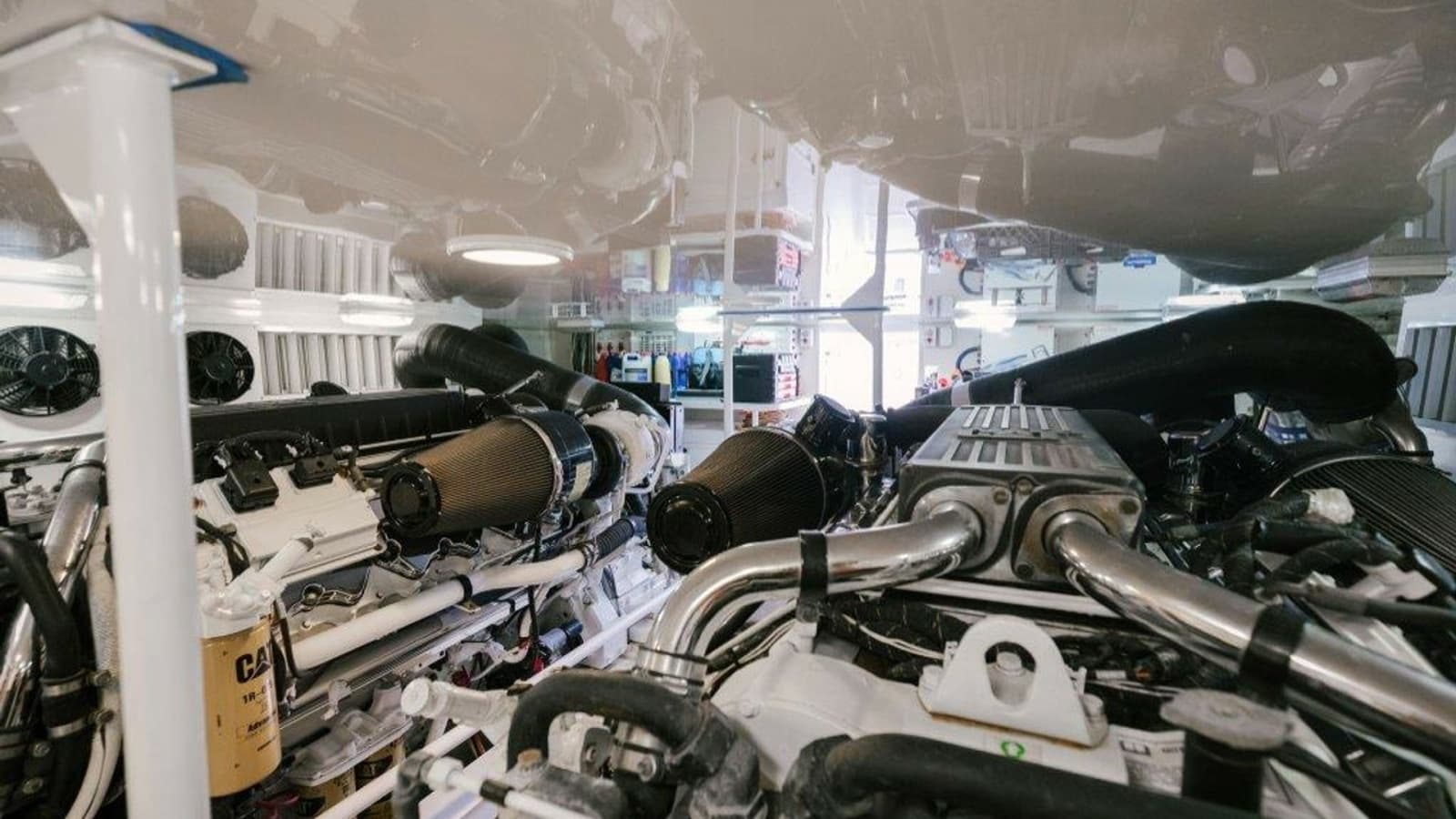 2007 Viking 64 Convertible - Photo 38
