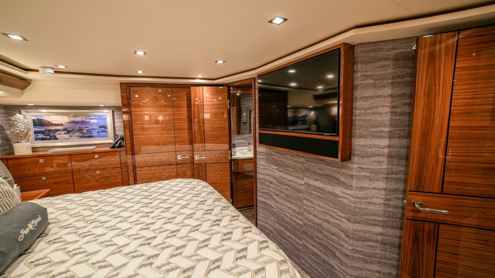 2023 Viking 72 Convertible - Photo 84