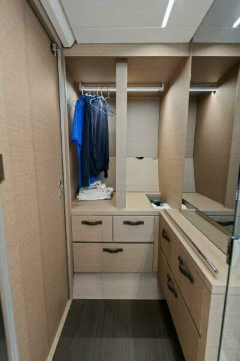 2022 Prestige 590 Flybridge - Photo 31