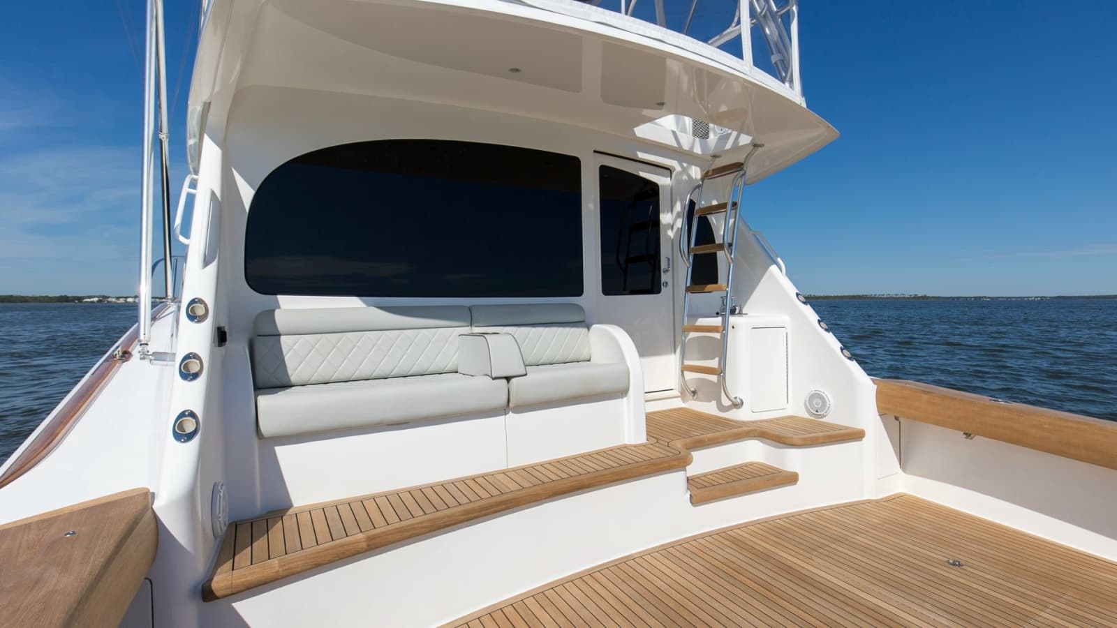 2024 Viking 54 Convertible - Photo 31