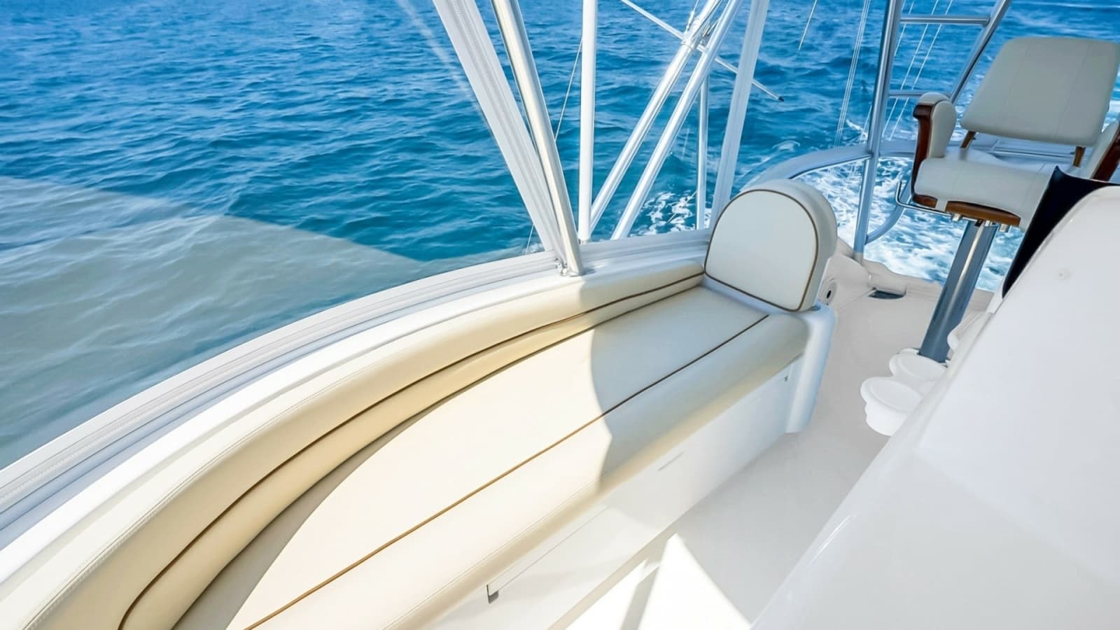 2021 Viking 48 Convertible - Photo 61