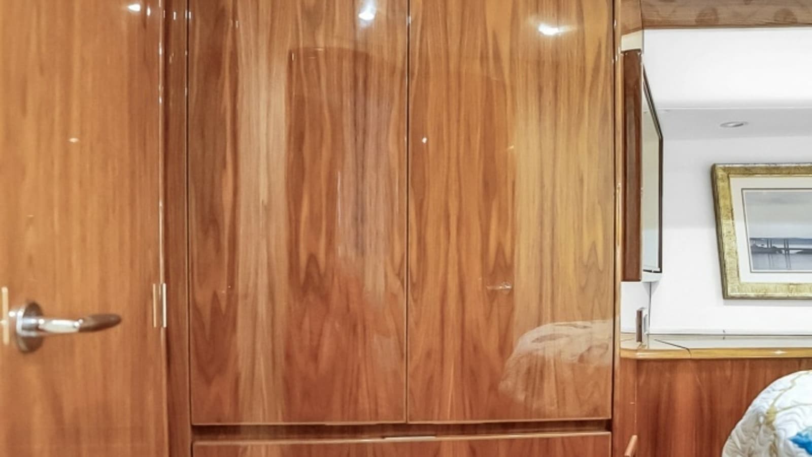 2021 Viking 48 Convertible - Photo 24