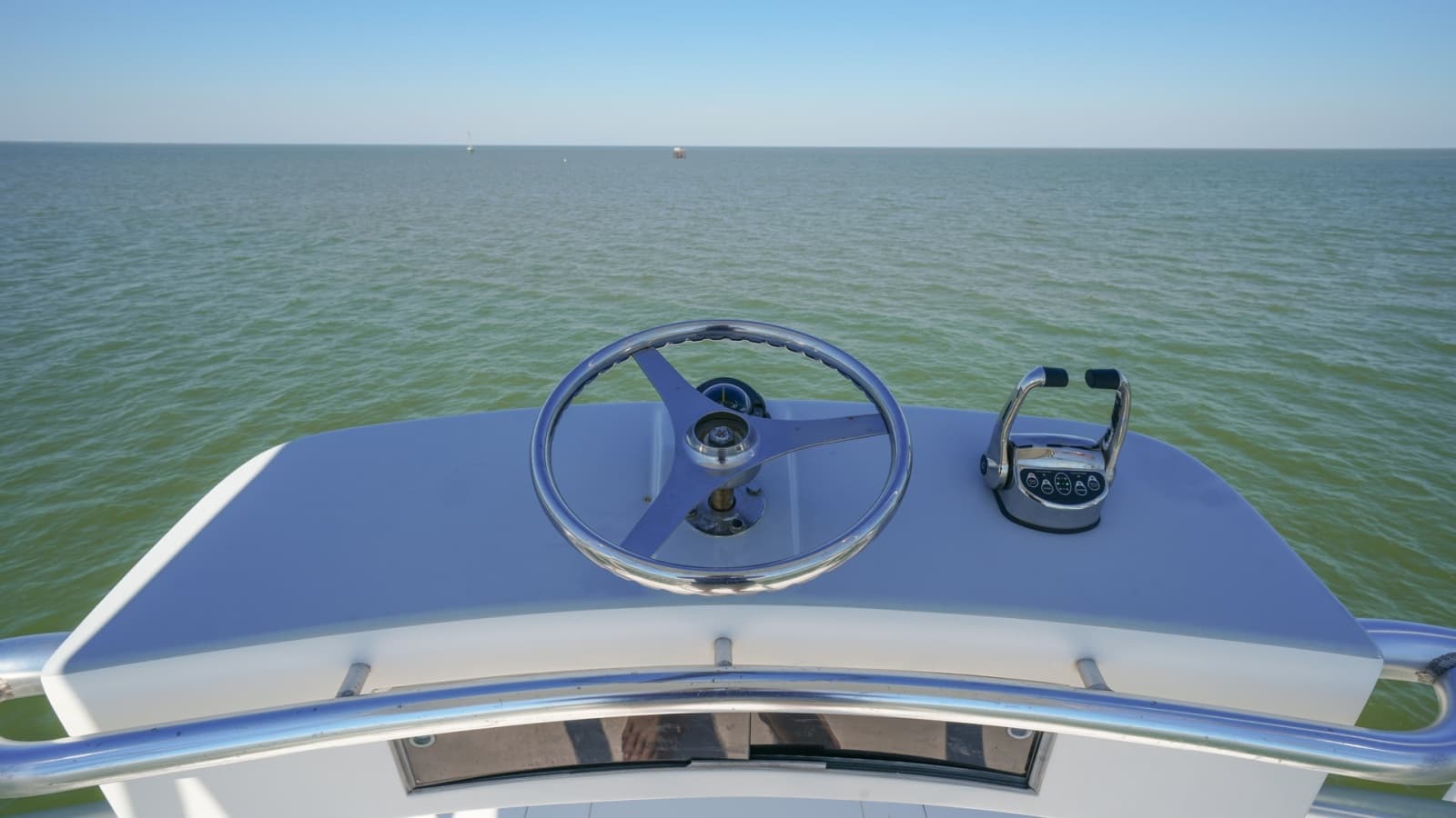 2001 Hatteras 60 Convertible - Photo 39