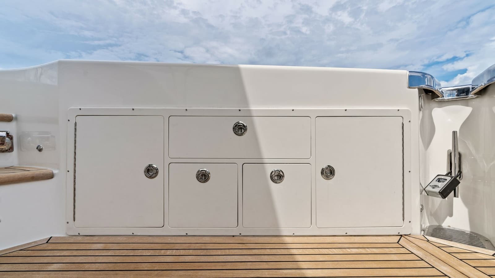 2021 Riviera 57 Enclosed Bridge - Photo 11