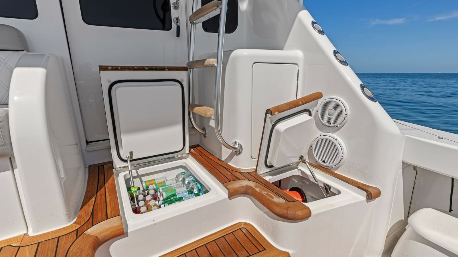 2024 Viking 54 Convertible - Photo 18