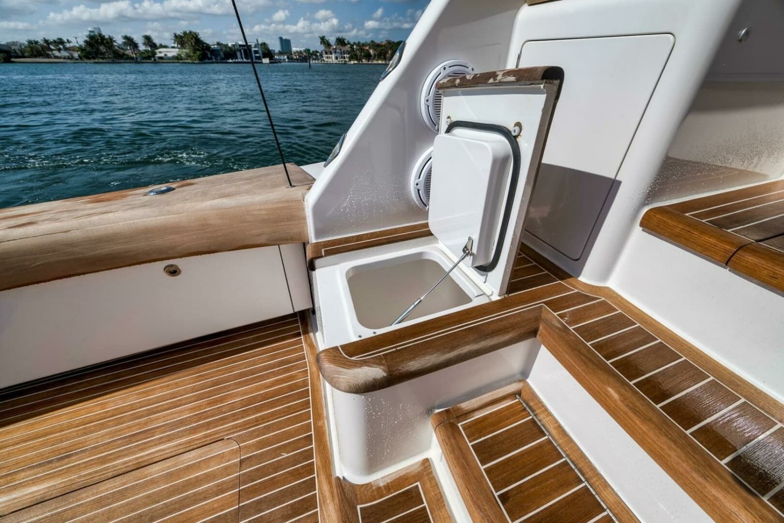 2011 Viking 76 Enclosed Bridge - Photo 95