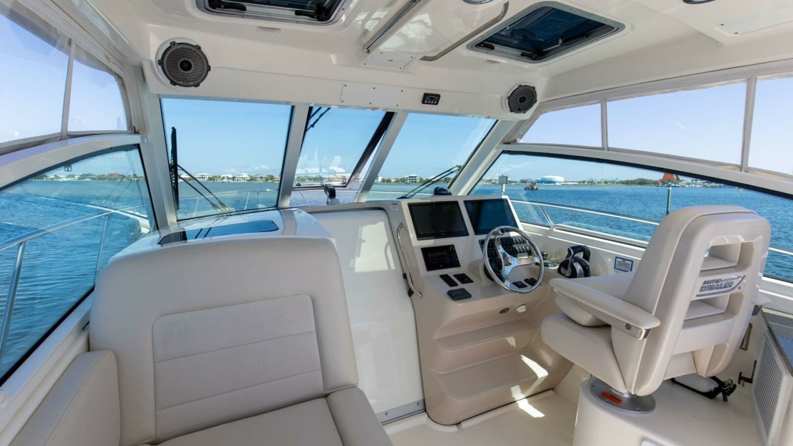 2019 Boston Whaler 345 CONQUEST - Photo 19