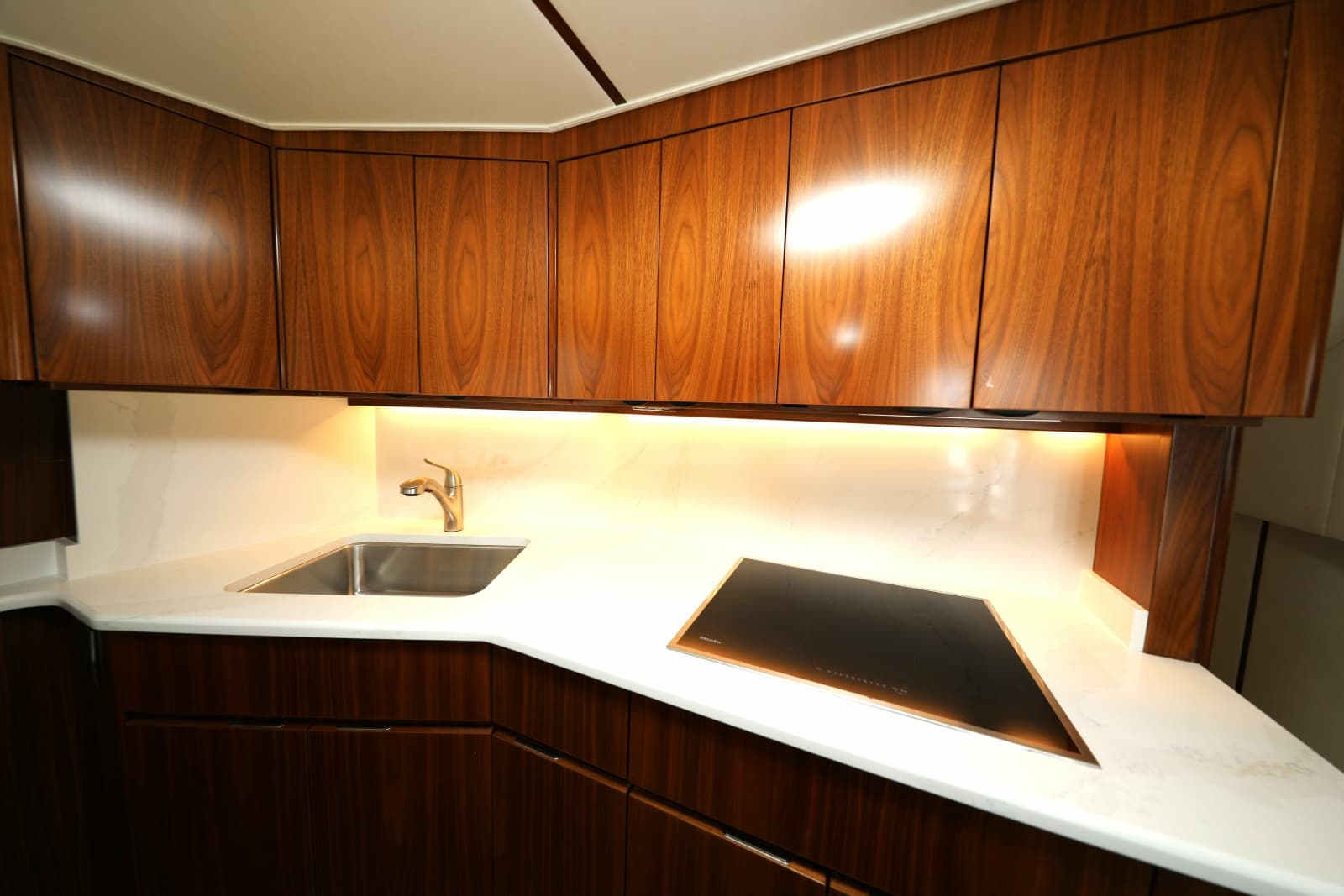 2023 Viking 54 Convertible - Photo 9