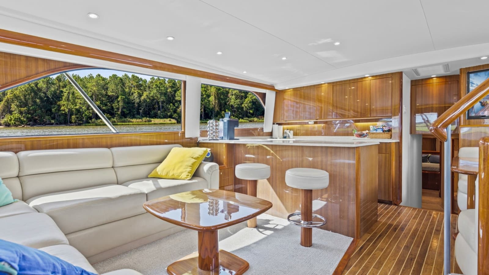 2005 Viking 61 Enclosed Bridge - Photo 9