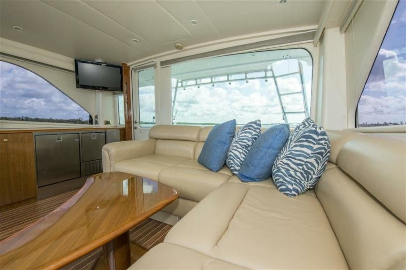2008 Viking 52 Sport Coupe - Photo 4