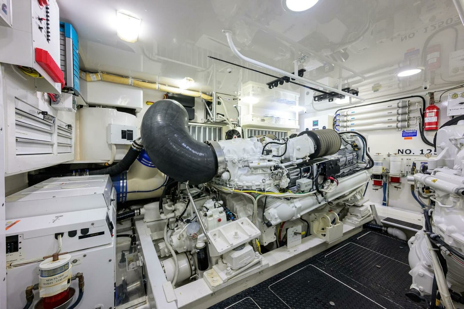 2014 Viking 76 Enclosed Bridge - Photo 67