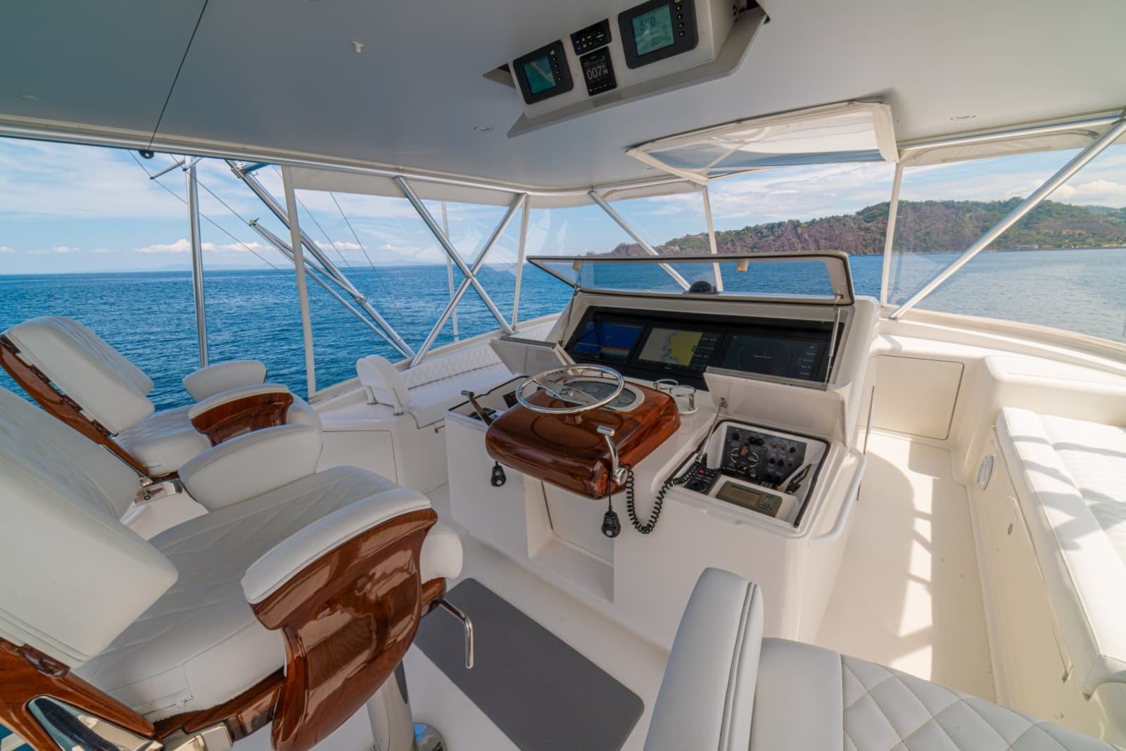 2012 Viking 60 Convertible - Photo 7