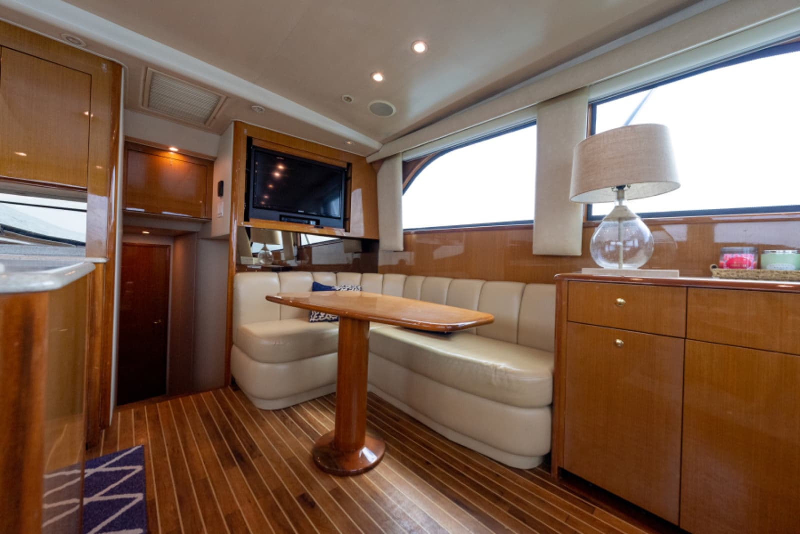 2003 Viking 45 Convertible - Photo 22