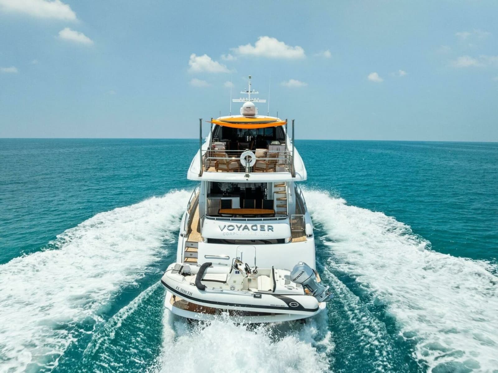 2006 Lazzara Yachts 84 Skylounge - Photo 191