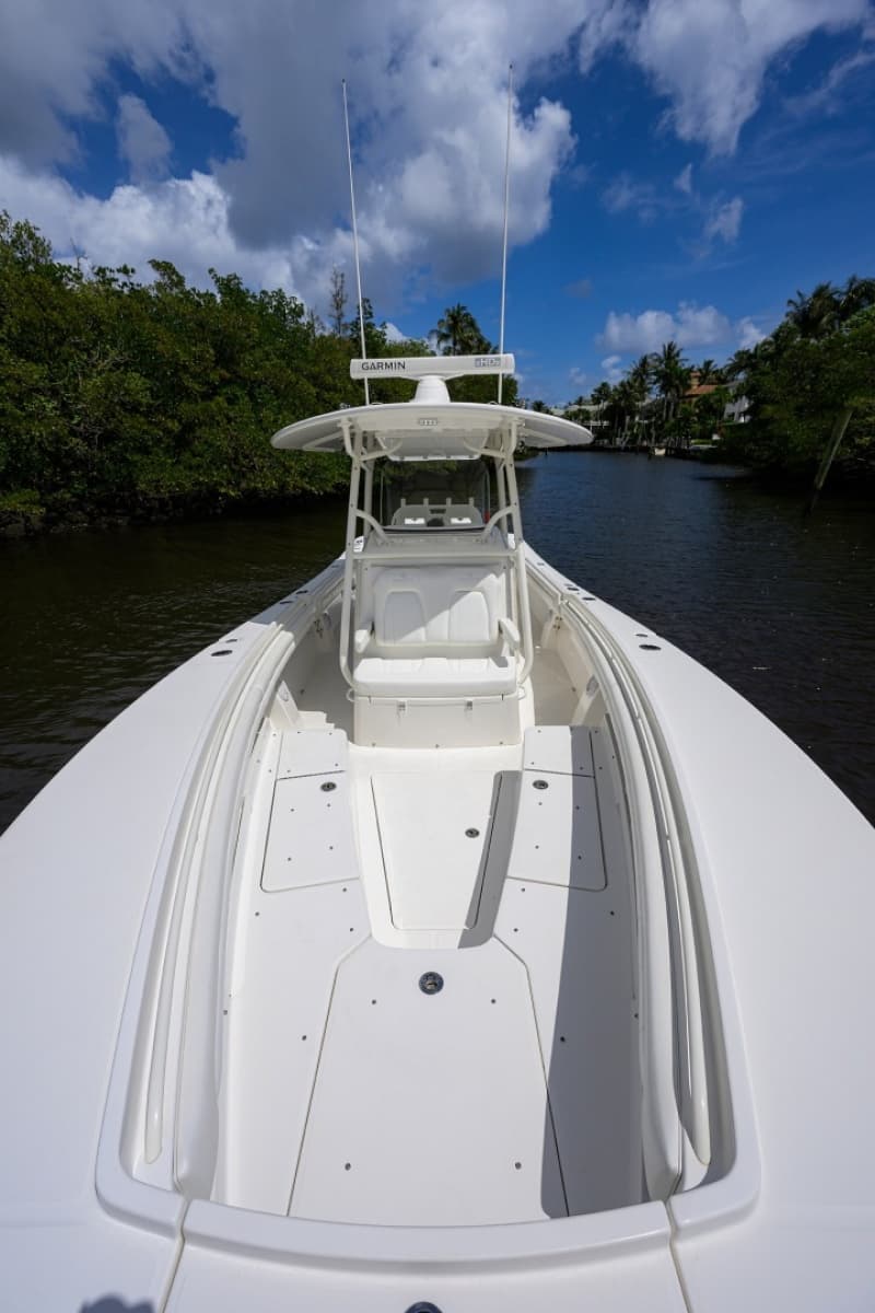 2019 Regulator 31 Center Console - Photo 18