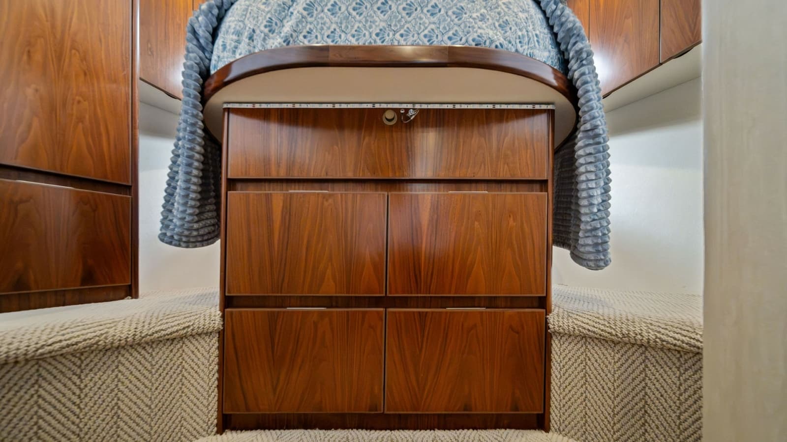 2021 Viking 54 Convertible - Photo 25