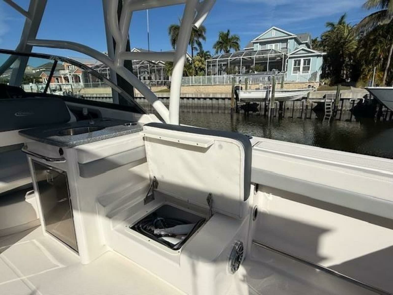 2021 Robalo R317 - Photo 4