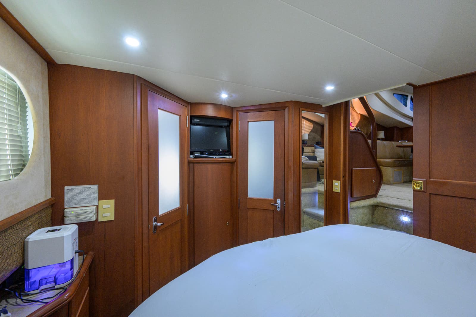 2005 Silverton 39 Motor Yacht - Photo 40
