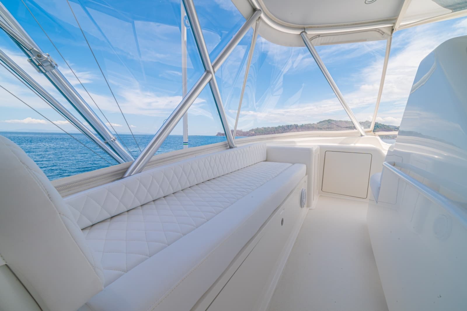 2012 Viking 60 Convertible - Photo 12
