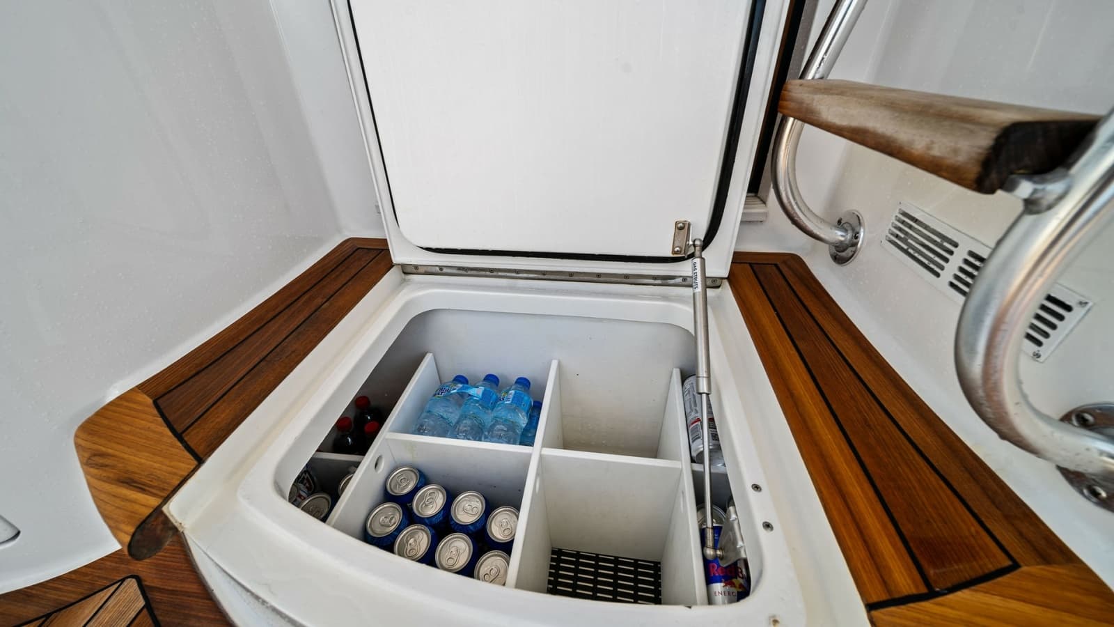 2015 Viking 70 Convertible  - Photo 62