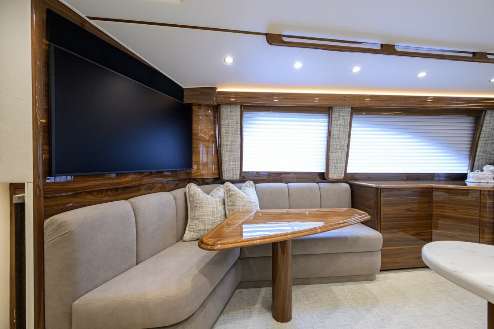 2024 Viking 54 Convertible - Photo 7