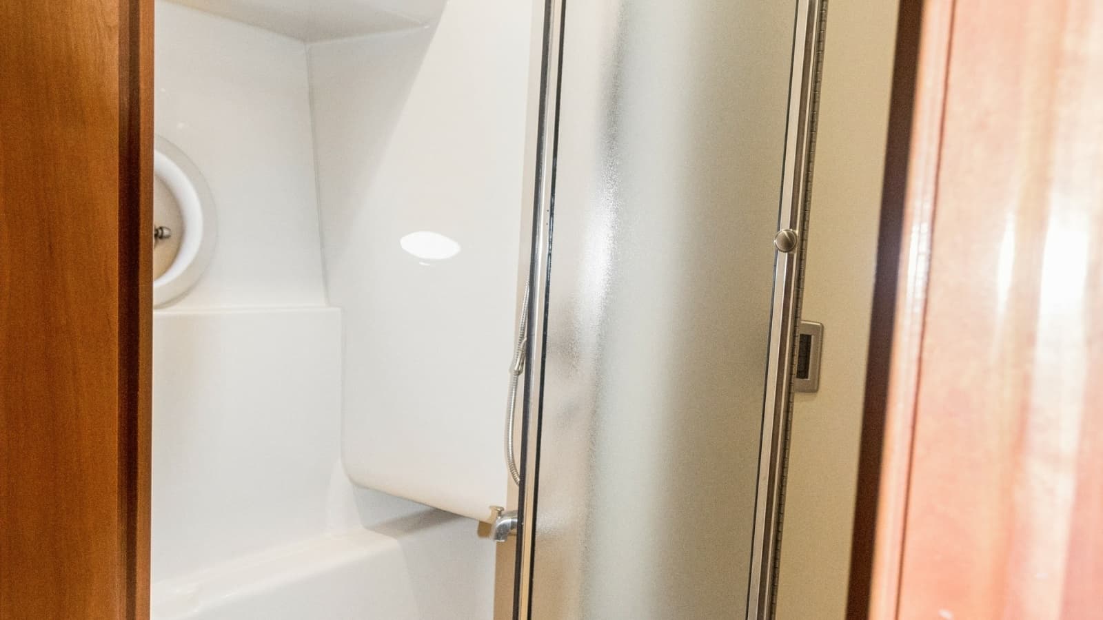 2005 Meridian 540 Pilothouse - Photo 16
