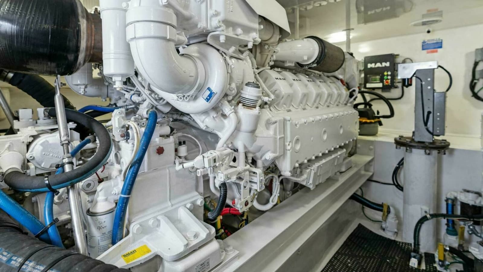 2013 Viking 55 Convertible - Photo 93