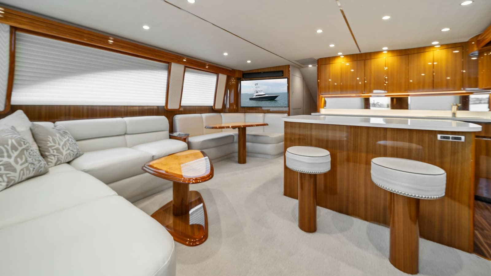 2015 Viking 55 Convertible - Photo 25