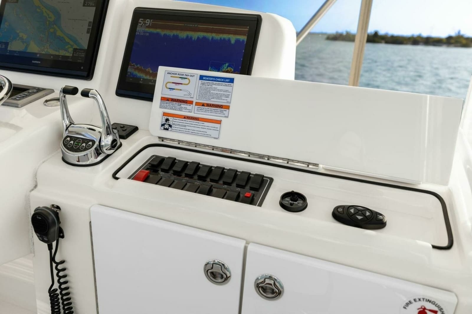 2013 Tiara Yachts 3900 Convertible - Photo 11