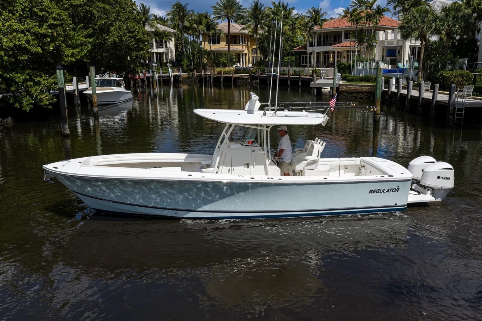 2019 Regulator 31 Center Console - Photo 3