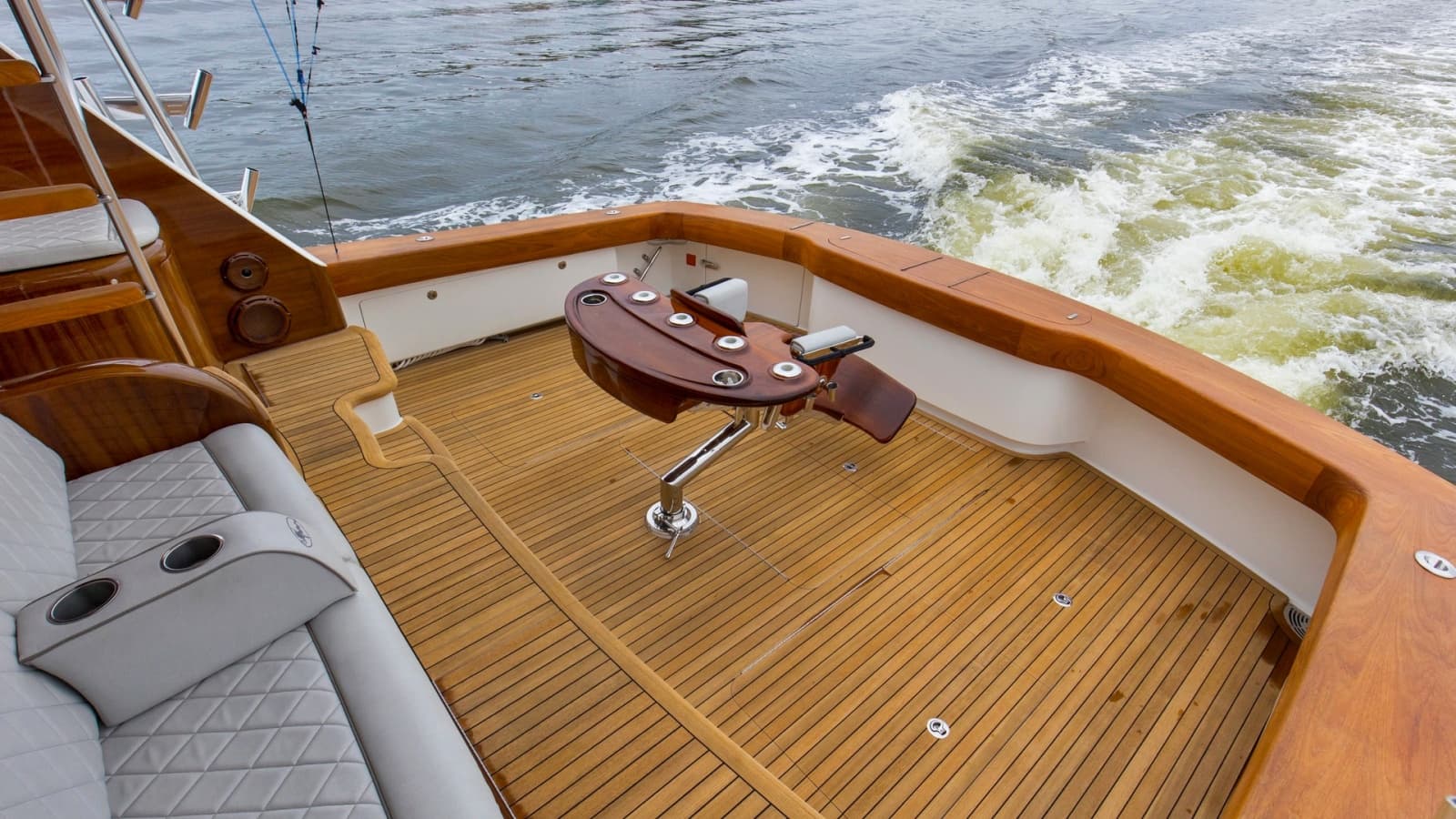 2020 Viking 68 Convertible - Photo 45