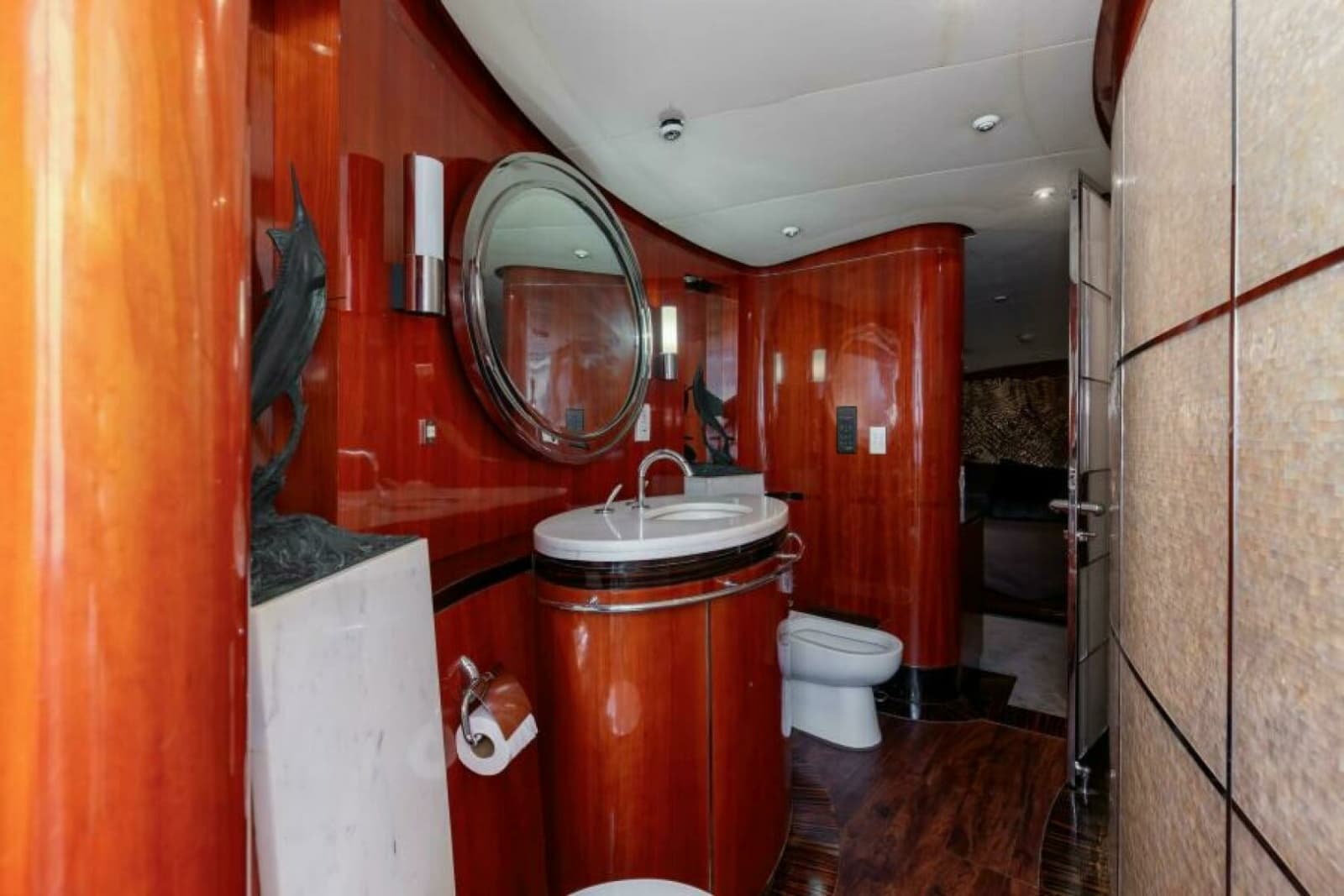 2004 Ebony Custom Sportfish 65 Convertible - Photo 20