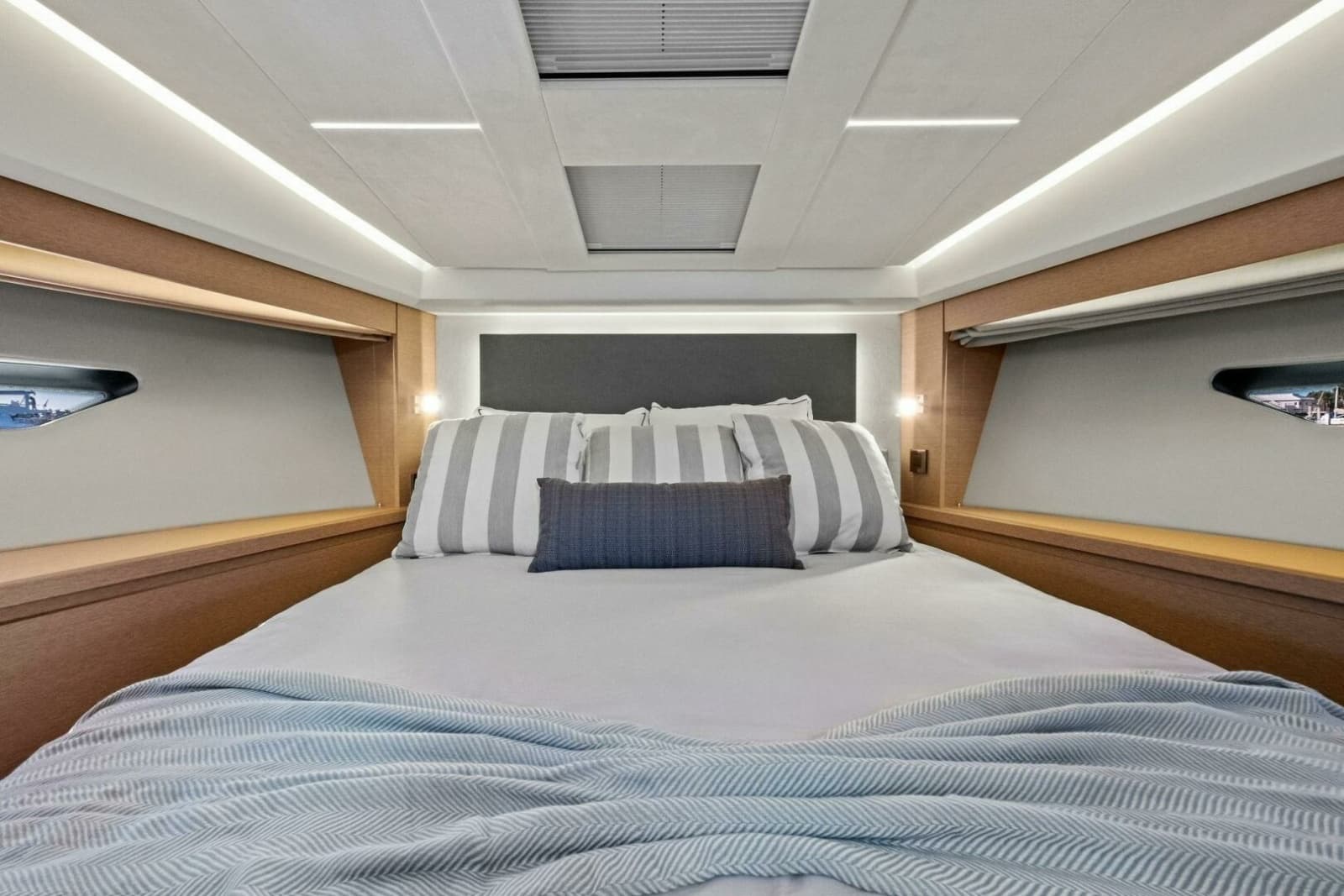 2022 Prestige 520 Flybridge - Photo 32