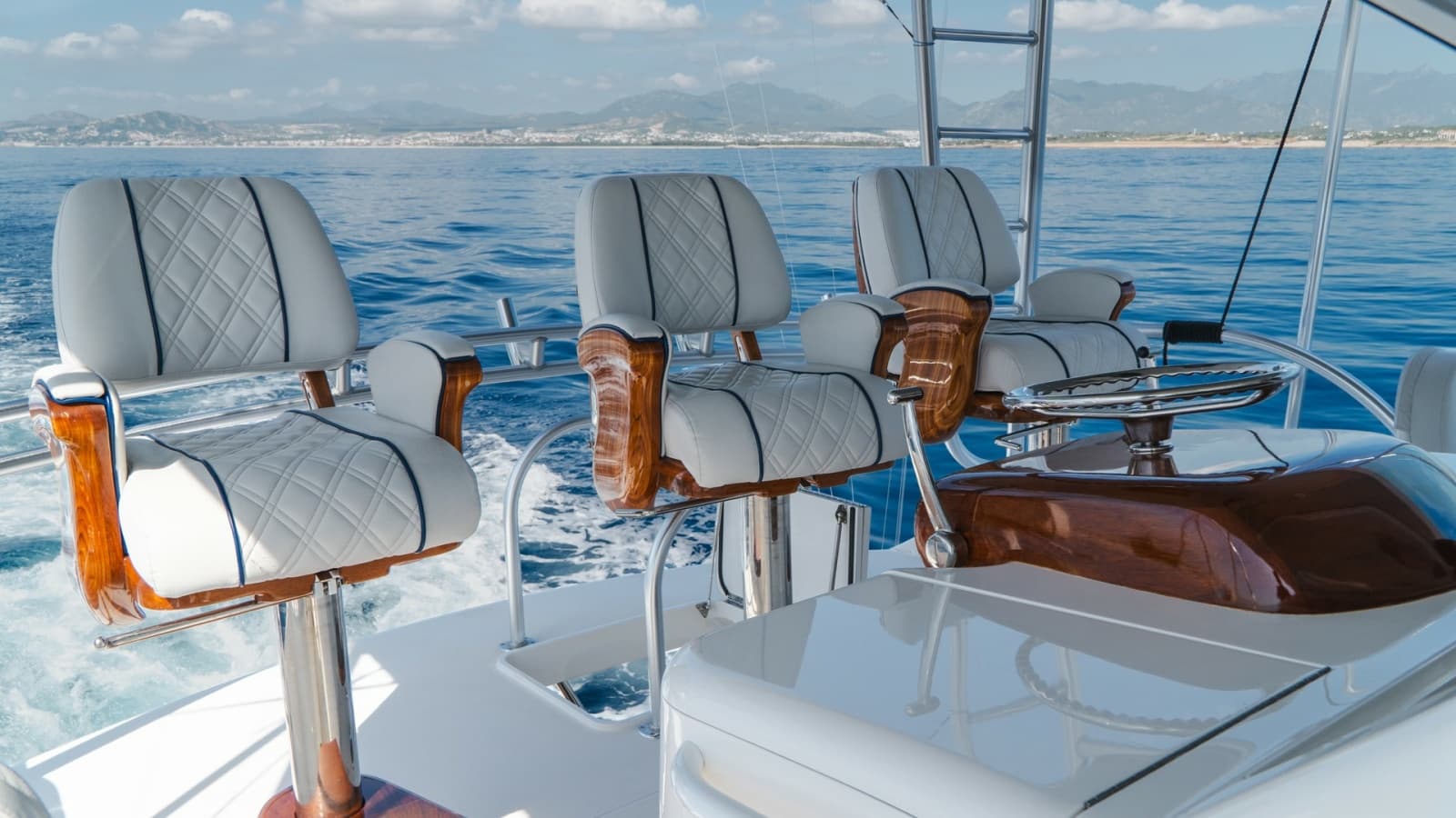 2014 Viking 66 Convertible - Photo 2